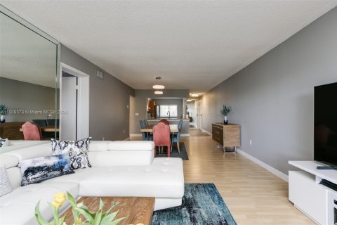 Condominio en alquiler en Deerfield Beach, Florida, 2 dormitorios, 128.21 m2 № 2055170 - foto 9