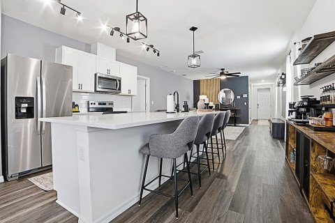 Villa ou maison à vendre à Apopka, Floride: 4 chambres, 159.79 m2 № 2272884 - photo 5