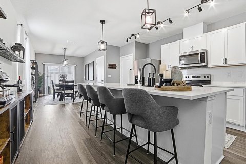 Villa ou maison à vendre à Apopka, Floride: 4 chambres, 159.79 m2 № 2272884 - photo 4