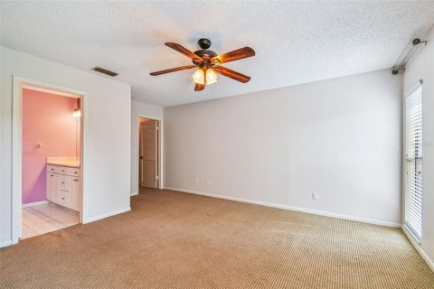Condo in Palm Harbor, Florida, 2 bedrooms  № 1866204 - photo 19