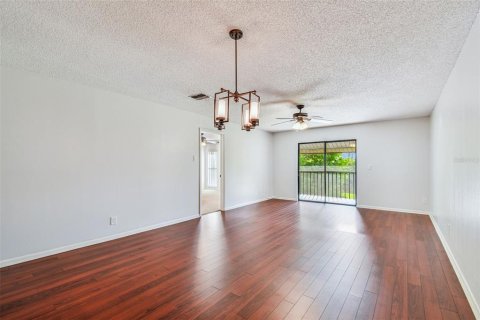 Condo in Palm Harbor, Florida, 2 bedrooms  № 1866204 - photo 13