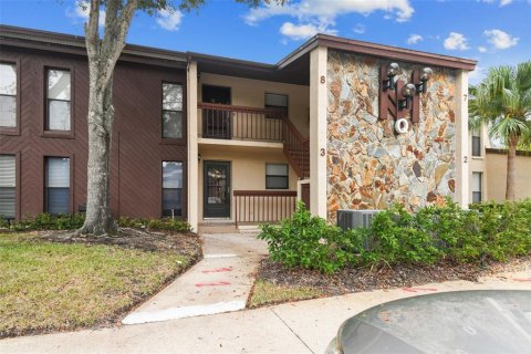 Condo in Palm Harbor, Florida, 2 bedrooms  № 1866204 - photo 1