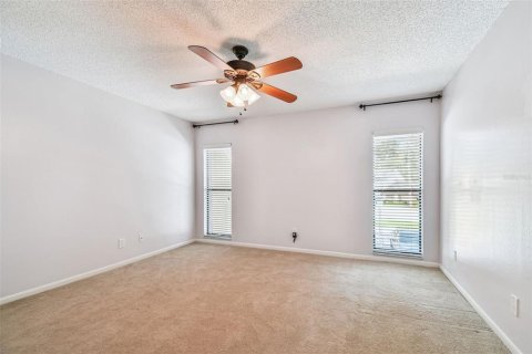 Condo in Palm Harbor, Florida, 2 bedrooms  № 1866204 - photo 28