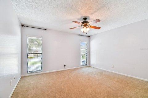 Condo in Palm Harbor, Florida, 2 bedrooms  № 1866204 - photo 25