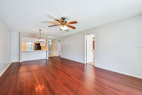 Condo in Palm Harbor, Florida, 2 bedrooms  № 1866204 - photo 15