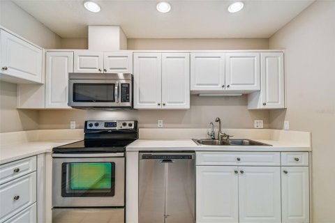 Condo in Palm Harbor, Florida, 2 bedrooms  № 1866204 - photo 6