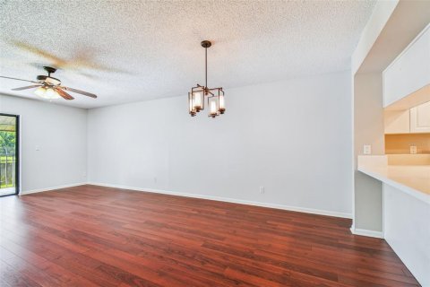 Condo in Palm Harbor, Florida, 2 bedrooms  № 1866204 - photo 12