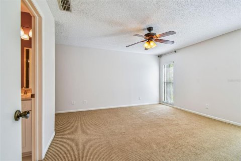 Condo in Palm Harbor, Florida, 2 bedrooms  № 1866204 - photo 17