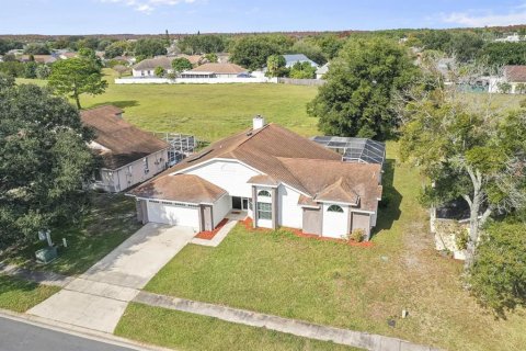 House in Kissimmee, Florida 4 bedrooms, 195.28 sq.m. № 1880953 - photo 3