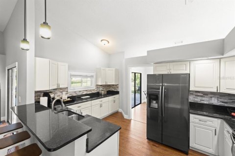 House in Kissimmee, Florida 4 bedrooms, 195.28 sq.m. № 1880953 - photo 8