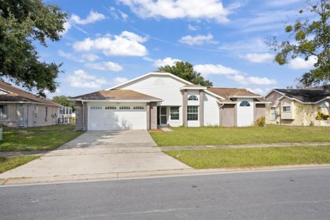 House in Kissimmee, Florida 4 bedrooms, 195.28 sq.m. № 1880953 - photo 1
