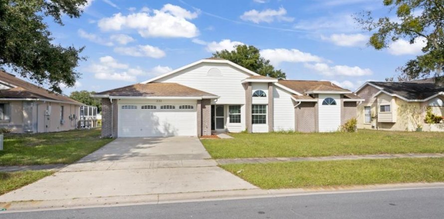 House in Kissimmee, Florida 4 bedrooms, 195.28 sq.m. № 1880953