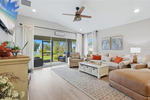 Villa ou maison à louer à Parrish, Floride: 3 chambres, 141.03 m2 № 2396875 - photo 4