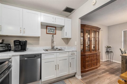 Condominio en venta en Sun City Center, Florida, 1 dormitorio, 74.32 m2 № 1773531 - foto 8