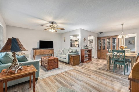Condominio en venta en Sun City Center, Florida, 1 dormitorio, 74.32 m2 № 1773531 - foto 4