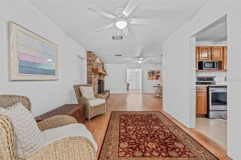 Villa ou maison à vendre à DeLand, Floride: 3 chambres, 158.31 m2 № 1515131 - photo 16