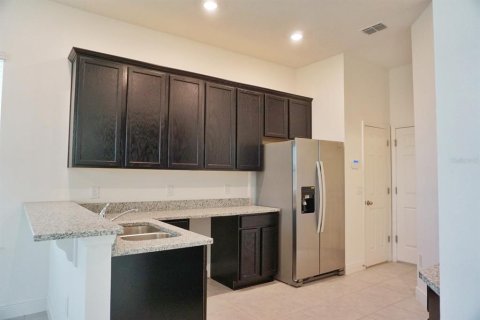 House in Winter Garden, Florida 4 bedrooms, 157.56 sq.m. № 1651098 - photo 4