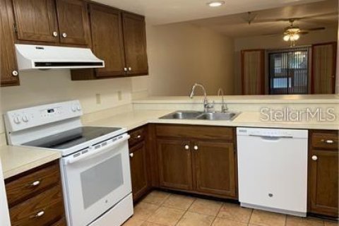 House in Largo, Florida 2 bedrooms, 113.9 sq.m. № 2224760 - photo 4