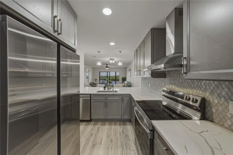 Condo in Port Richey, Florida, 2 bedrooms № 2105109 - photo 30