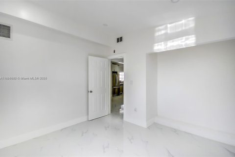 Casa en venta en Homestead, Florida, 4 dormitorios № 1946767 - foto 19