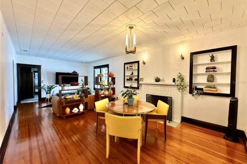 House in Tampa, Florida 2 bedrooms, 112.78 sq.m. № 1826946 - photo 7