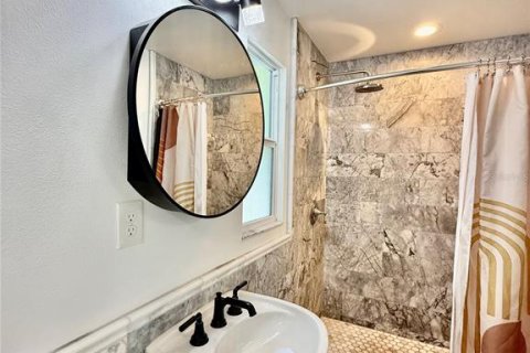 House in Tampa, Florida 2 bedrooms, 112.78 sq.m. № 1826946 - photo 29