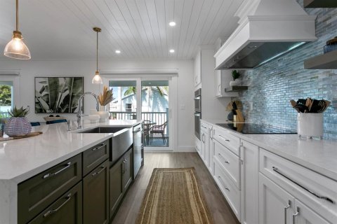 Casa en venta en Bradenton Beach, Florida, 5 dormitorios, 259.75 m2 № 1534201 - foto 10