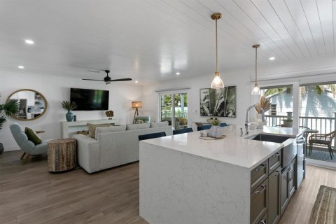 Casa en venta en Bradenton Beach, Florida, 5 dormitorios, 259.75 m2 № 1534201 - foto 8