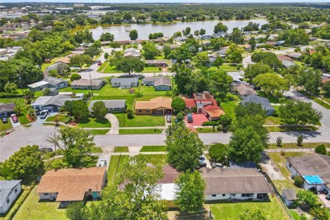 Casa en venta en Orlando, Florida, 3 dormitorios, 137.59 m2 № 1900722 - foto 2
