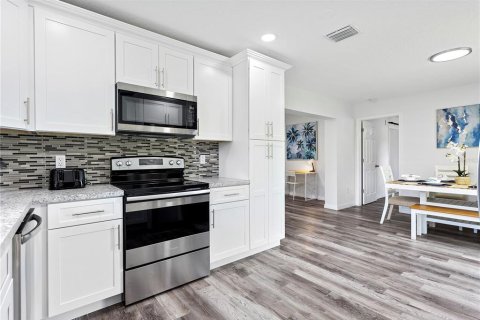 Casa en venta en Orlando, Florida, 3 dormitorios, 137.59 m2 № 1900722 - foto 10