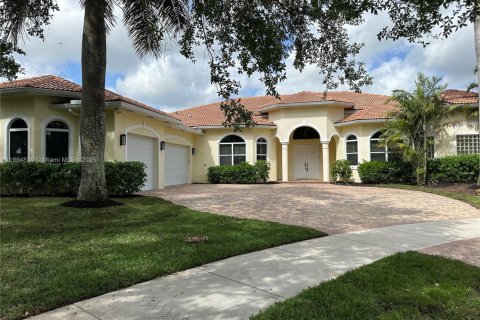 House in Davie, Florida 5 bedrooms, 427.35 sq.m. № 2015762