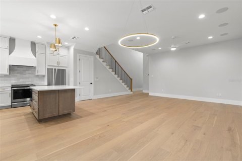 Touwnhouse à vendre à Tampa, Floride: 3 chambres, 240.8 m2 № 1902479 - photo 6