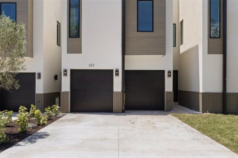 Touwnhouse à vendre à Tampa, Floride: 3 chambres, 240.8 m2 № 1902479 - photo 2