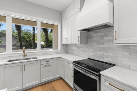 Touwnhouse à vendre à Tampa, Floride: 3 chambres, 240.8 m2 № 1902479 - photo 10