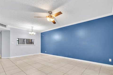 Купить кондоминиум в Маргит, Флорида 3 комнаты, 75.72м2, № 2082919 - фото 8