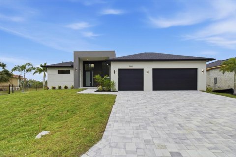 Villa ou maison à vendre à Port Charlotte, Floride: 3 chambres, 187.11 m2 № 2097446 - photo 4