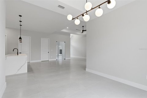 Villa ou maison à vendre à Port Charlotte, Floride: 3 chambres, 187.11 m2 № 2097446 - photo 14