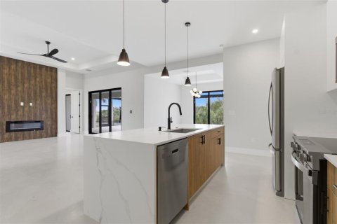 Villa ou maison à vendre à Port Charlotte, Floride: 3 chambres, 187.11 m2 № 2097446 - photo 22