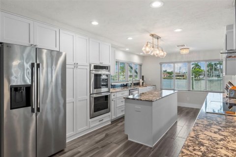 Villa ou maison à vendre à Saint Petersburg, Floride: 3 chambres, 213.49 m2 № 2348200 - photo 15
