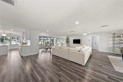 Villa ou maison à vendre à Saint Petersburg, Floride: 3 chambres, 213.49 m2 № 2348200 - photo 7
