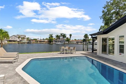 Villa ou maison à vendre à Saint Petersburg, Floride: 3 chambres, 213.49 m2 № 2348200 - photo 4