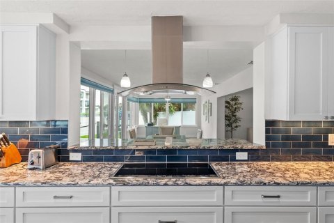 Villa ou maison à vendre à Saint Petersburg, Floride: 3 chambres, 213.49 m2 № 2348200 - photo 21