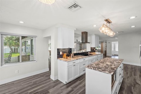 Villa ou maison à vendre à Saint Petersburg, Floride: 3 chambres, 213.49 m2 № 2348200 - photo 19