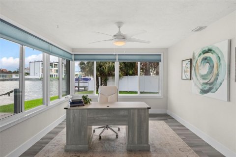 Villa ou maison à vendre à Saint Petersburg, Floride: 3 chambres, 213.49 m2 № 2348200 - photo 27