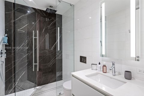 Купить кондоминиум в Майами, Флорида 2 спальни, 157.84м2, № 2090092 - фото 30