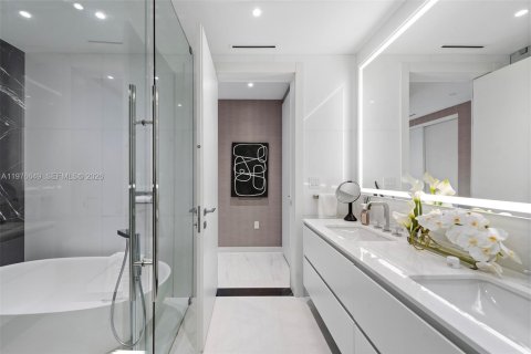 Купить кондоминиум в Майами, Флорида 2 спальни, 157.84м2, № 2090092 - фото 12