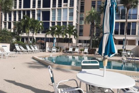 Condo in South Pasadena, Florida, 1 bedroom № 2122308