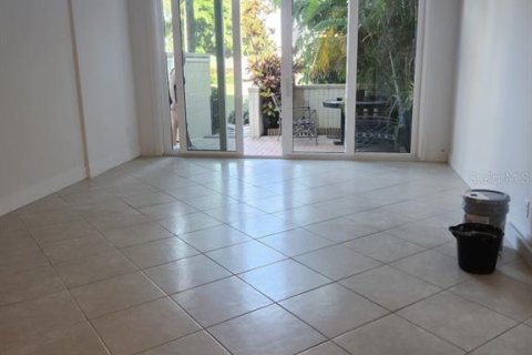 Condo in South Pasadena, Florida, 1 bedroom № 2122308 - photo 5
