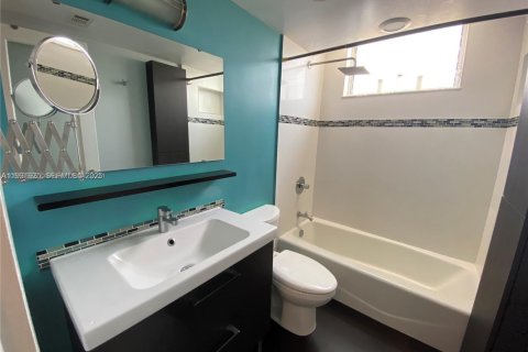 Copropriété à louer à Miami Beach, Floride: 1 chambre, 48.59 m2 № 1990160 - photo 11