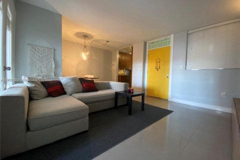 Copropriété à louer à Miami Beach, Floride: 1 chambre, 48.59 m2 № 1990160 - photo 3